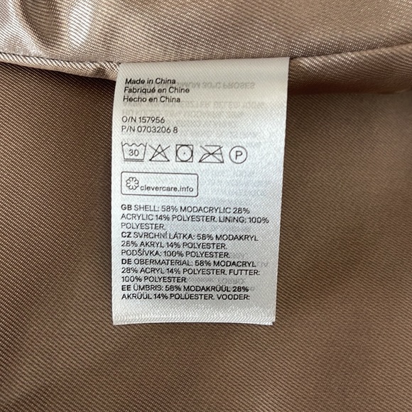 NWOT H&M Women’s Multi-Colored Faux Fur Vest, Size XS - Picture 5 of 5